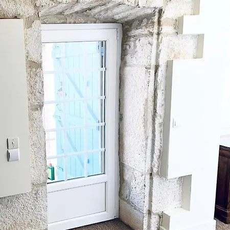 Du Lion D'or فندق مبيت وإفطار 3*