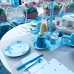 Du Lion D'or Oda ve Kahvaltı 3*